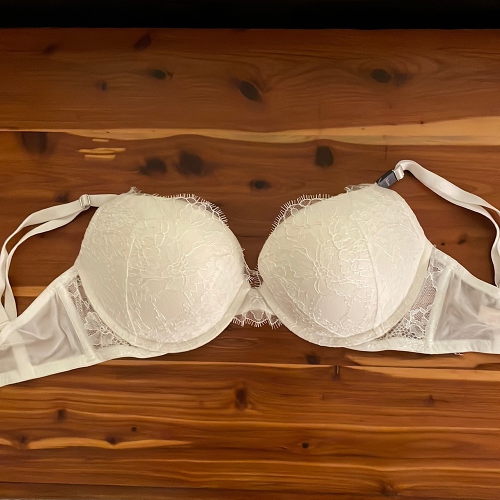 NWT Victoria’s Secret Bra